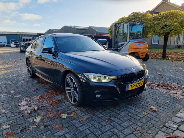 BMW 3-SERIE 320i Aut. Msport Schuifdak Stoelverw ( diefstalschade )