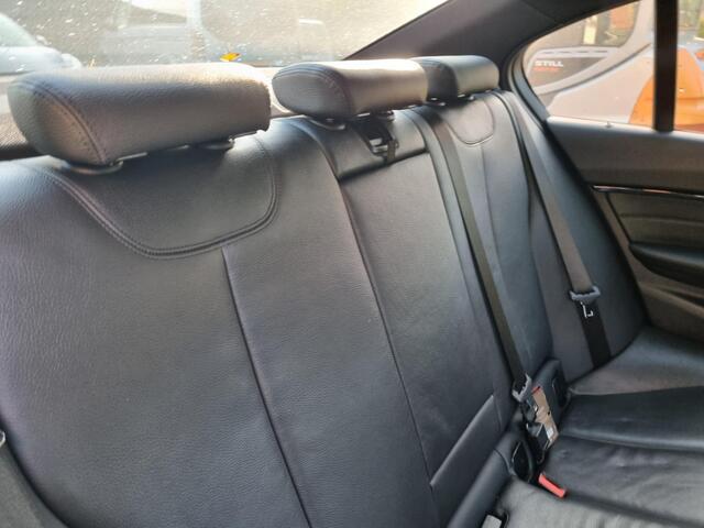 BMW 3-SERIE 320i Aut. Msport Schuifdak Stoelverw ( diefstalschade )