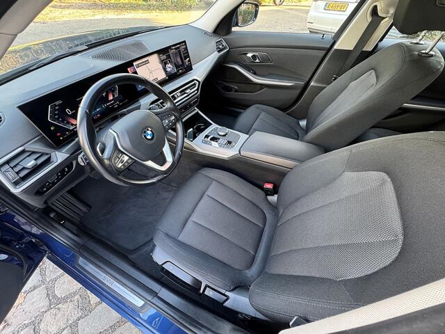 BMW 3-SERIE 318 i Touring autom nw model ecc,curvedscreen,navi,lmv,led,pdc,carplay