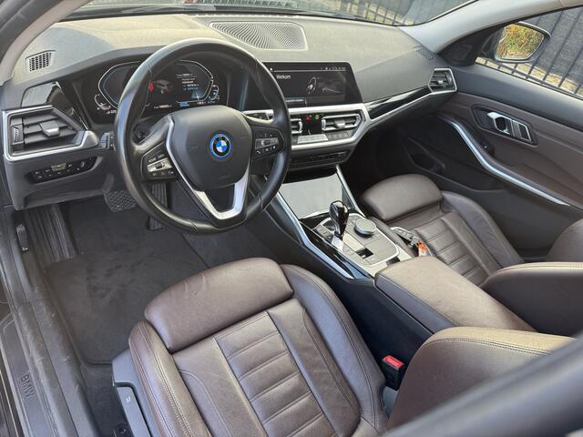BMW 3-SERIE Touring 320e Business Edition Plus Sportleer/CarPlay/Laser