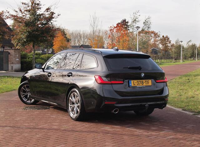 BMW 3-SERIE Touring 318i Executive Edition | Camera | Apple Carplay | Trekhaak | Cruise Control | Automaat |
