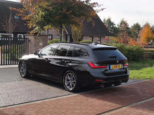 BMW 3-SERIE Touring 318i Executive Edition | Camera | Apple Carplay | Trekhaak | Cruise Control | Automaat |