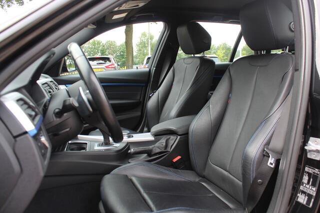 BMW 3-SERIE 320i Edition M Sport / Trekhaak / Leder / Navigatie / 18'' / Stoelverwarming / Cruise Control