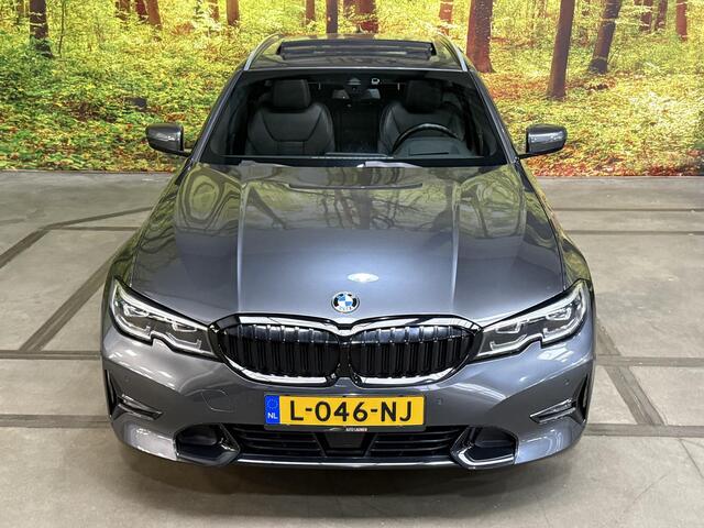 BMW 3-SERIE Touring 318i High Executive Edition Sport Line Automaat Panodak Head Up Leder LED Elek. Klep Camera