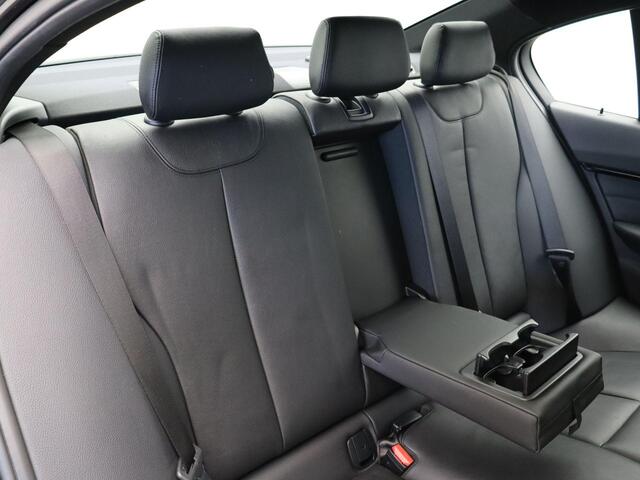 BMW 3-SERIE 320i M Sport Edition | verwarmde stoelen | Groot display | Sportstoelen | Leer |