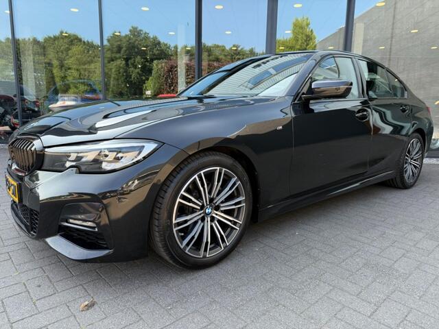 BMW 3-SERIE 320i M-Sport,1e Eig,Half Leer,LED,Carplay,Dealer OH,Lane Ass.,