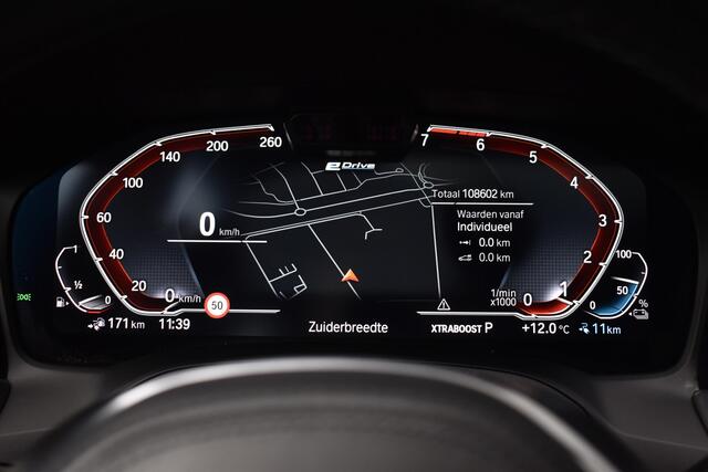 BMW 3-SERIE 330e M Sport Individual | Pano | Laser | ACC | Head-Up | Memory Seats | 19'' Wielen |