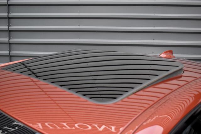 BMW 3-SERIE 330e M Sport Individual | Pano | Laser | ACC | Head-Up | Memory Seats | 19'' Wielen |