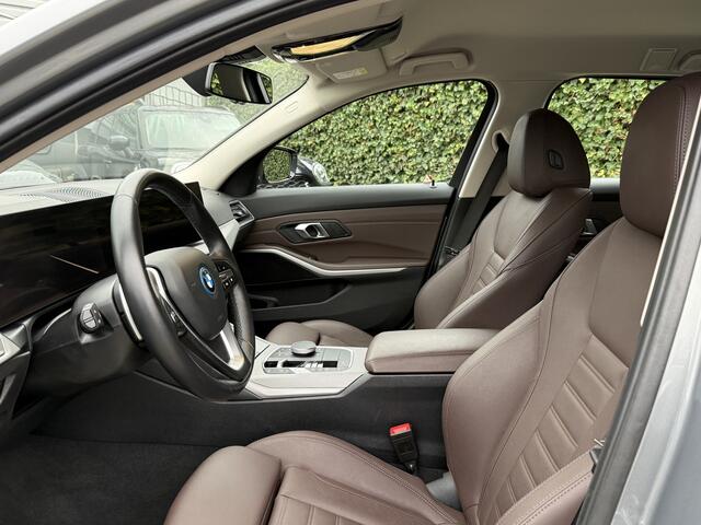 BMW 3-SERIE Touring 320e | Camera | Sportstoel. | Leder
