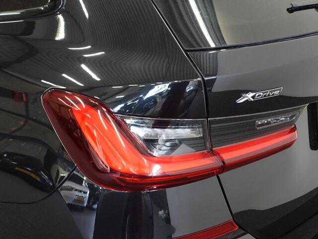 BMW 3-SERIE Touring 330e xDrive 292 PK 4WD M Sport Airco ECC Stoel|Stuurverwarming Full LED 18" Velgen Navi Prof Carplay PDC VA Trekhaak Elektrisch Sensatec