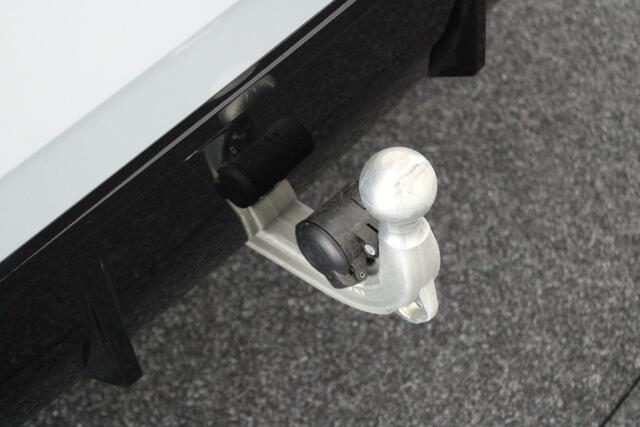 BMW 3-SERIE 320e 204pk M-Sport Trekhaak Camera Keyless Memory Schuifdak Navigatie