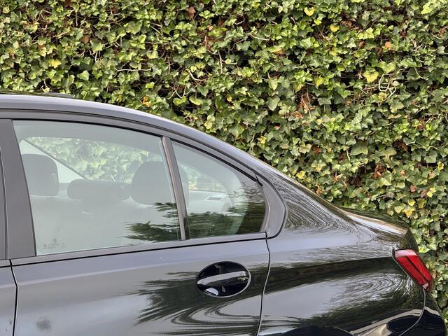 BMW 3-SERIE Sedan 318i | 18'' | PDC Voor + achter | BMW Live Cockpit Plus