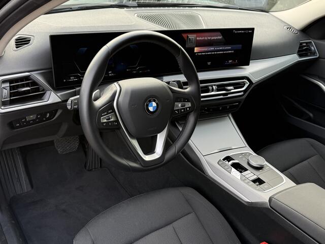 BMW 3-SERIE Sedan 318i | 18'' | PDC Voor + achter | BMW Live Cockpit Plus
