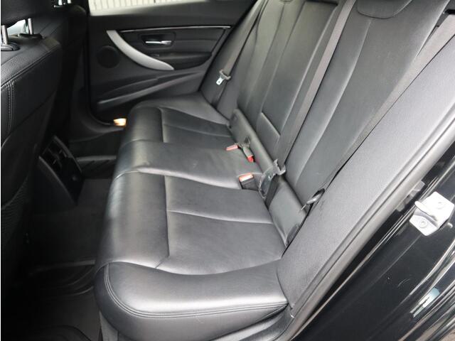 BMW 3-SERIE Touring 320i High Executive M Sport