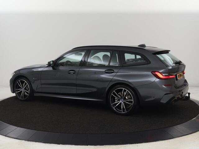 BMW 3-SERIE 320e M Sport | Adaptive cruise | Leder | Trekhaak | Stoelverwarming | 360 Camera | Laserlicht | Carplay | Sfeerverlichting | Live Cockpit | Keyless | Sportstoelen | DAB | Navigatie | PHEV | Plug In