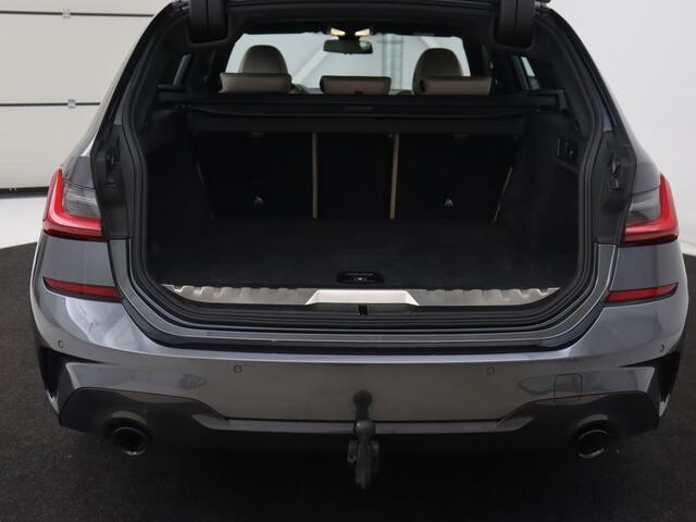 BMW 3-SERIE 320e M Sport | Adaptive cruise | Leder | Trekhaak | Stoelverwarming | 360 Camera | Laserlicht | Carplay | Sfeerverlichting | Live Cockpit | Keyless | Sportstoelen | DAB | Navigatie | PHEV | Plug In