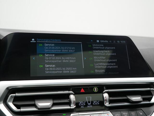 BMW 3-SERIE Touring 330e xDrive M Sport Plug In Hybrid 293pk Dealer O.H. PHEV | Trekhaak Af Fabriek | Panodak | Harman & Kardon | Adaptief Onderstel | Camera | Alcantara Sportstoelen Verwarmd | Sfeerverlichting | Apple Carplay | Stuur Verwarmd | Navigatie | DAB |