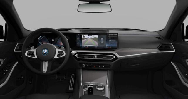 BMW 3-SERIE Touring 330e xDrive M Sport Pro - Panoramadak - Parking/Driving Assistant - Active Cruise Control - Hifi - Getinte Ruiten - Zonneschermen achter - Comfort Access - Sportstoelen - Adaptieve LED koplampen -