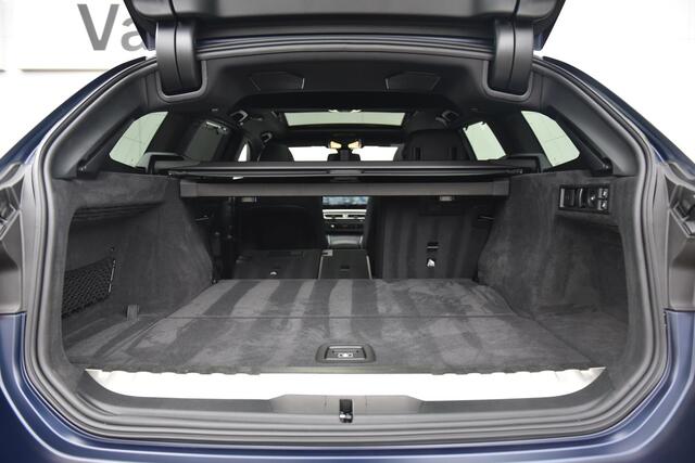 BMW 3-SERIE Touring 330e xDrive | High Executive | M Sport | Panoramadak | Trekhaak