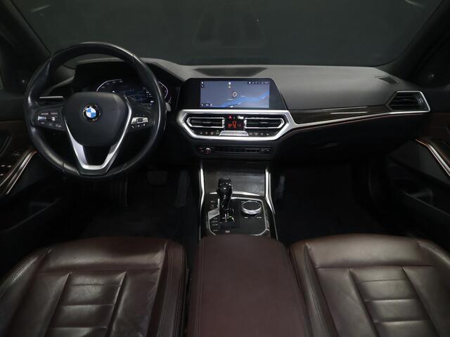 BMW 3-SERIE Touring 330i High Executive NW TYPE [APPLE CARPLAY, PDC V+A, CRUISE CONTROL, HARMAN/KARDON, STOELVERWARMING, AUTOMATISCHE ACHTERKLEP, AUTOMATISCHE AIRCO, NIEUWSTAAT]