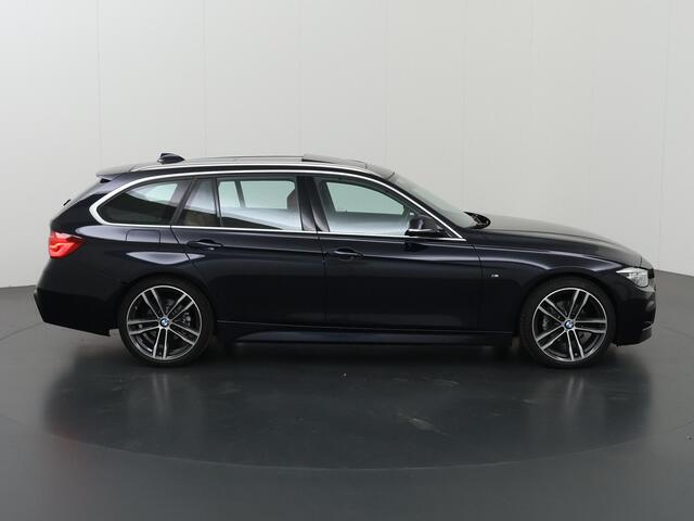 BMW 3-SERIE Touring 320i M Sport Edition | Panoramadak | Stoel/Stuurverwarming | Navigatie | Parkeersensoren | Elektr. Achterklep |