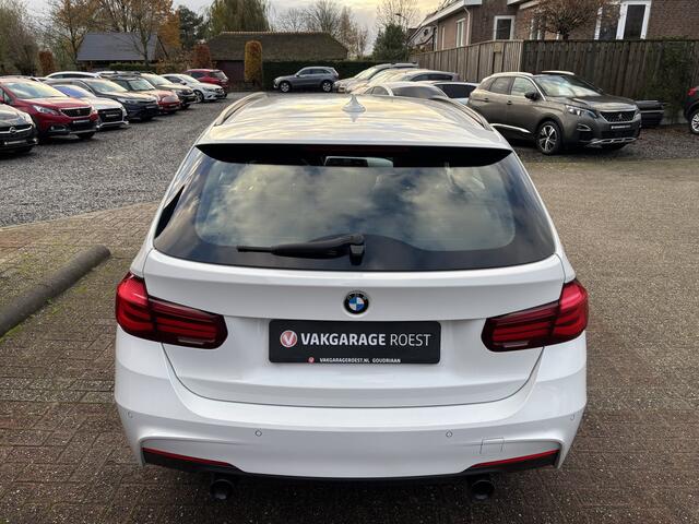 BMW 3-SERIE Touring 318i M Sport Automat Full LED / Leder / Zwarte lijsten