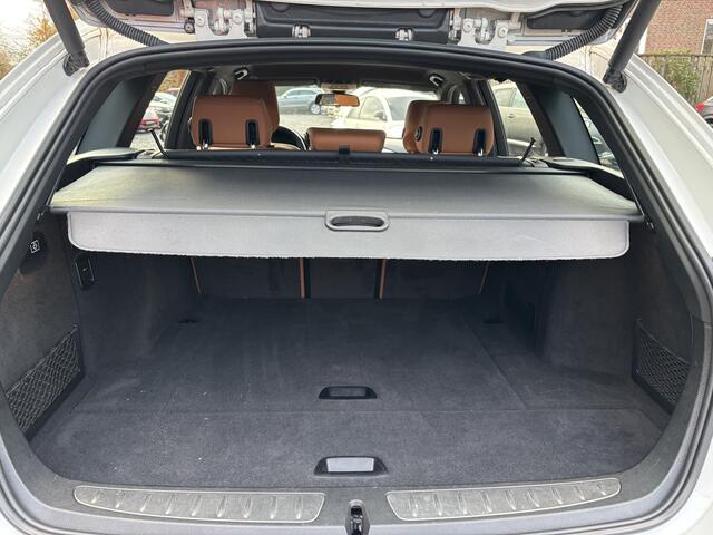BMW 3-SERIE Touring 318i M Sport Automat Full LED / Leder / Zwarte lijsten