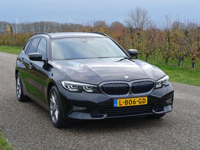 BMW 3-SERIE Touring 330i High Executive /Prachtige auto!/1/2 leder/Sfeer/