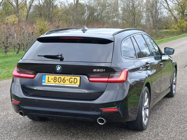 BMW 3-SERIE Touring 330i High Executive /Prachtige auto!/1/2 leder/Sfeer/