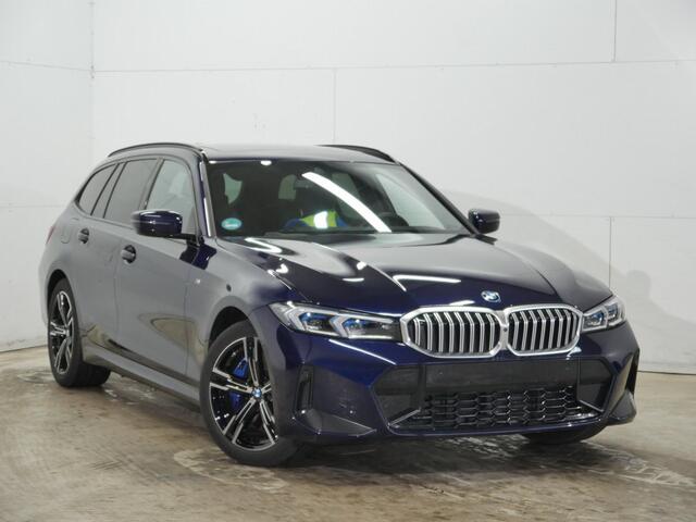 BMW 3-SERIE Touring 330e M-Sport | Panorama | Trekhaak | Stoel/Stuurverwarming+Memory
