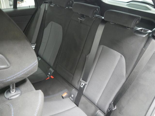 BMW 3-SERIE Touring 330e M-Sport | Panorama | Trekhaak | Stoel/Stuurverwarming+Memory