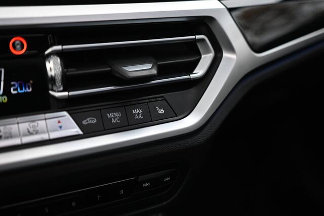 BMW 3-SERIE 320i Executive M Sport Automaat / Schuif-kanteldak / Sportstoelen / Head-Up / Comfort Access / M Sportonderstel / Live Cockpit Professional