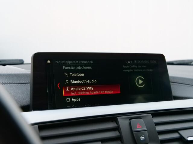 BMW 3-SERIE Touring 318i M Sport Corporate Lease 136 Pk Automaat Navigatie / Leer / Camera / PDC