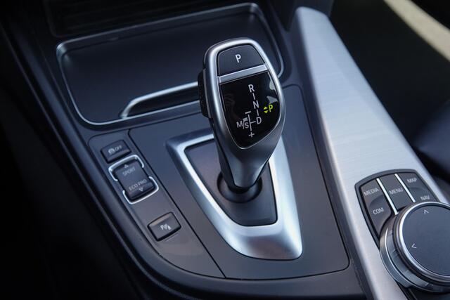 BMW 3-SERIE GT Gran Turismo 320i 184Pk Aut. | High Executive | M-Sport | Achteruitrijcamera | Harman-Kardon | 19''