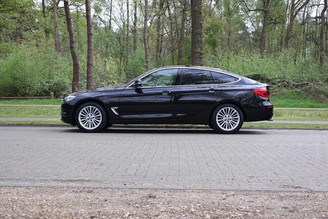 BMW 3-SERIE GT 320i High Executive Org.NL | Luxury Line | Leer | Navi Pro | Hifi audio | LED | Camera | Elektrische trekhaak | stoelverwarming | etc.