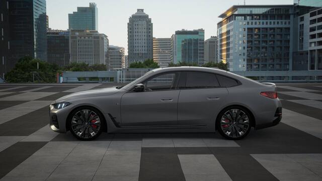 BMW 4-SERIE Gran Coupé M440i xDrive High Executive Automaat / Schuif-kanteldak / Trekhaak / Adaptieve LED / M Adaptief onderstel / Parking Assistant Plus / Comfort Access