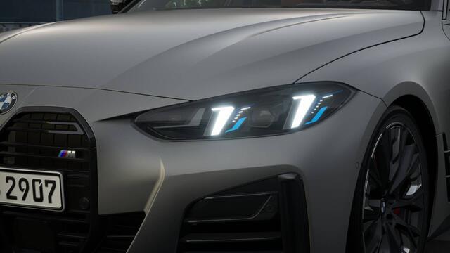 BMW 4-SERIE Gran Coupé M440i xDrive High Executive Automaat / Schuif-kanteldak / Trekhaak / Adaptieve LED / M Adaptief onderstel / Parking Assistant Plus / Comfort Access