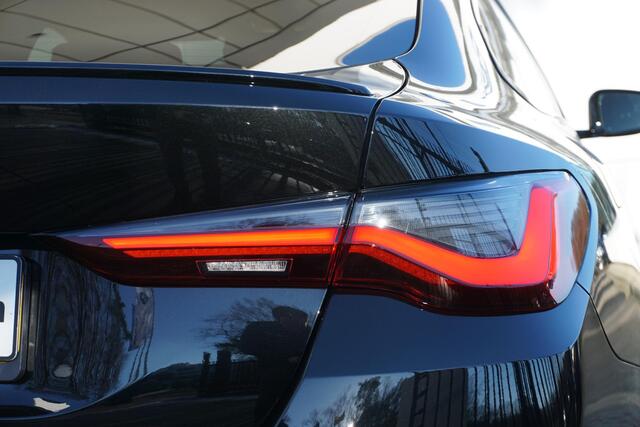 BMW 4-SERIE Gran Coupé 420i M Sportpakket Pro | High Executive | Safety Pack | Elektrisch bediend glazen schuif-/kanteldak | BMW Laserlight