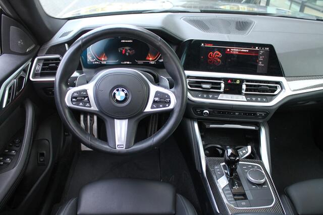 BMW 4-SERIE Gran Coupé M440i xDrive High Executive Automaat / Schuif-kanteldak / Laserlight / M Adaptief onderstel / Parking Assistant Plus / Comfort Access