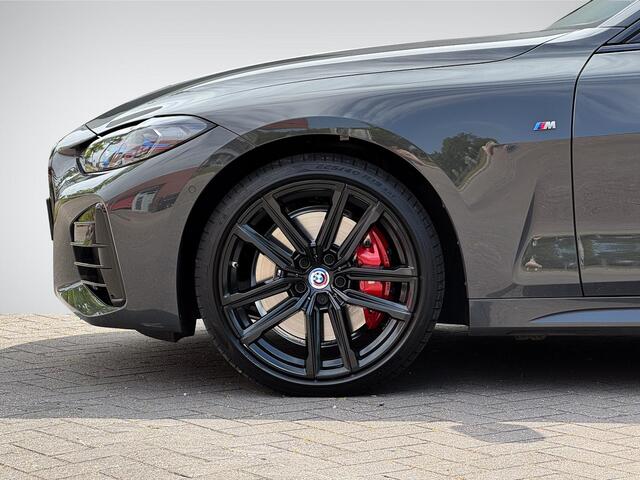 BMW 4-SERIE Cabrio M440i xDrive High Executive M Sport Pro NL-Auto NP. ¤121.000! | Trekhaak Uitklapbaar | Nekverwarming | 360° Camera | Individual Interieur | Head-Up Display | Rijklaarprijs!