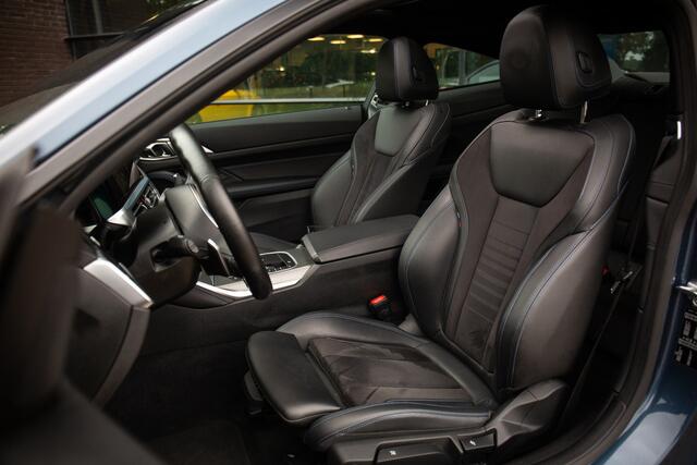 BMW 4-SERIE Coupé 430i High Executive , Pano, Stuurverwarming, Sportstoelen, Adap. cruise,