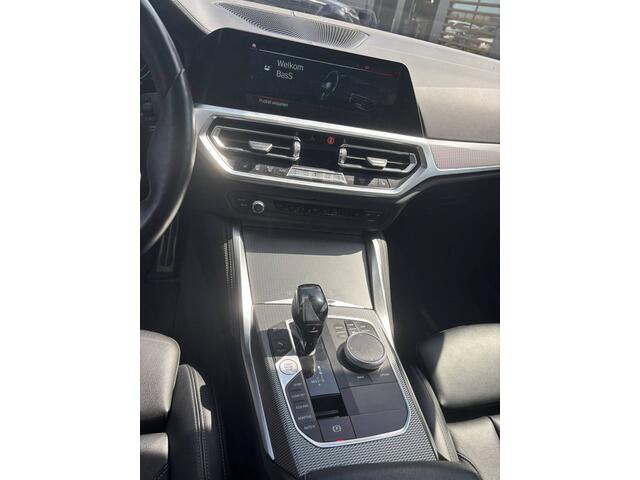 BMW 4-SERIE Coupé 430i 259 pk High Executive M-Sportpakket / NL-Auto/ Keyless/ Head-Up/ Laser/ Schuifdak/ Harman&Kardon/ Apple-Carplay/ Park.Sens/ 19'' LMV