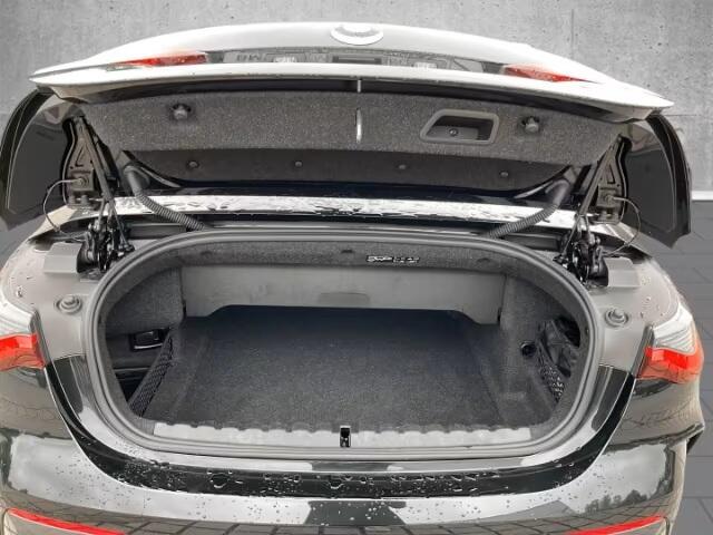 BMW 4-SERIE Cabrio 420i M-Sport Trekhaak Navi Camera LED Keyless Stuur en Stoel verwarming