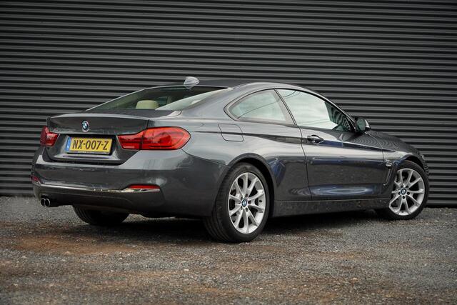 BMW 4-SERIE Coupé 430i High Executive / Leder / Navi Prof