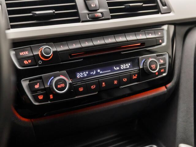 BMW 4-SERIE Gran Coupé 420i High Executive 184Pk Automaat (GROOT NAVI, CLIMATE, LEDER, STOELVERWARMING, GETINT GLAS, SPORTSTOELEN, PARKEERSENSOREN, LED KOPLAMPEN, NIEUWE APK, NIEUWSTAAT)