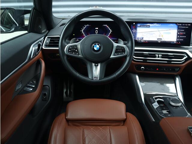 BMW 4-SERIE Gran Coupé M440i xDrive | High Executive | M Sportpakket Pro | Panodak | Trekhaak | Driving Assistant Prof. | Stoelventilatie | Harman Kardon | Head-Up | Parking Assistant Plus | 20'' LMV