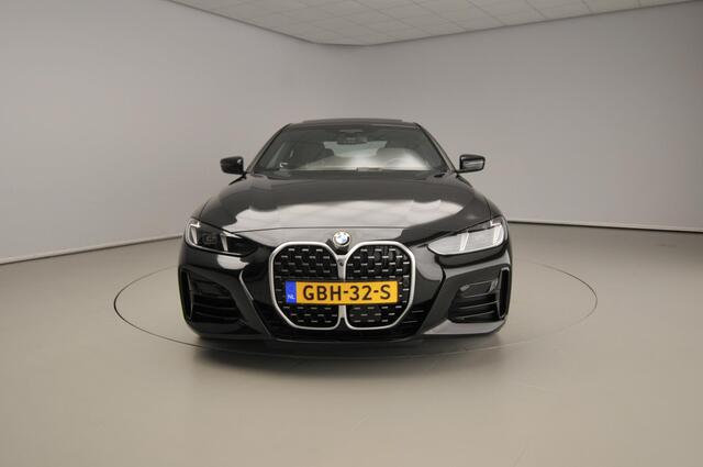 BMW 4-SERIE Coupe 420i | M-Sportpakket | LED | Leder | HUD | Schuifdak | Sportstoelen | Active cruise | DAB | Hifi speakers | Alu 18 inch