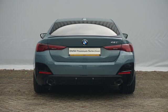 BMW 4-SERIE Gran Coupe 420i | M Sportpakket Pro | Glazen schuif-/kanteldak | Stuur- en stoelverwarming | Active Cruise Control | Head-Up Display | HiFi System | 19" M Y-Spaak