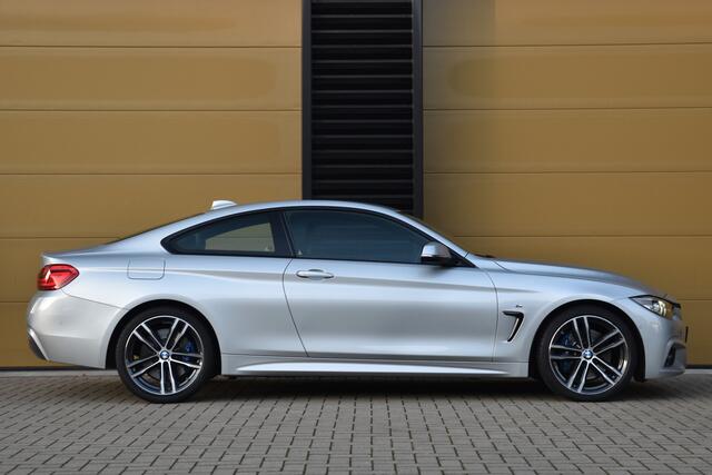 BMW 4-SERIE Coupé 420i High Executive * M-Sportpakket * Achteruitrijcamera * 19'LM *