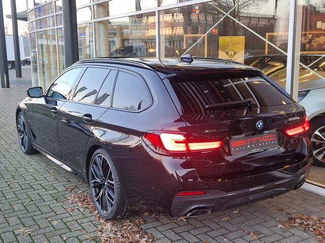 BMW 5-SERIE Touring 530e xDrive HE M-Sport Massage Panorama Soft close 4wielsturing HUD HK